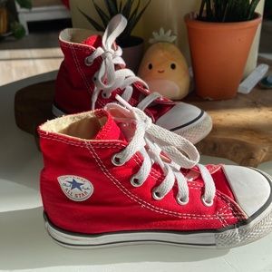 Red Converse size 8
